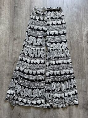 Fashion Nova Black & White Paisley Flared Palazzo Pants